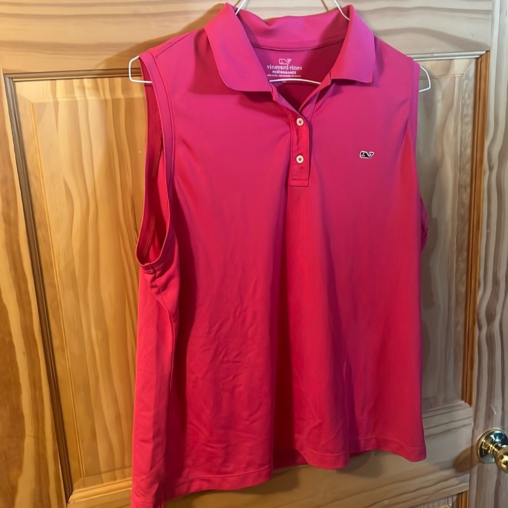 Vineyard vines sleeveless shirt